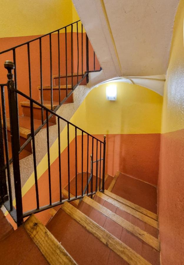 Classbedroom Gothic Ramblas Apartments Barcelona Exterior photo